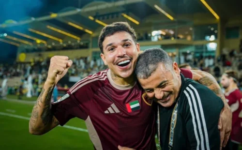 Jadsom brilha nos Emirados Árabes e celebra segunda conquista na temporada pelo Al-wahda