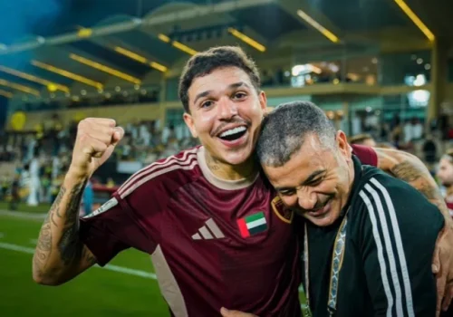 Jadsom brilha nos Emirados Árabes e celebra segunda conquista na temporada pelo Al-wahda