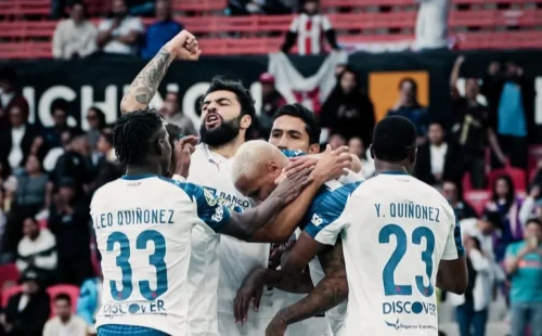 Deyverson marca e LDU garante vitória importante no Campeonato Equatoriano