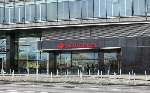 Bancos espanhóis registram lucro recorde de 10,8 bilhões de euros no início do ano