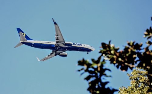 Comissário europeu alerta para risco de desabastecimento de combustível na aviação