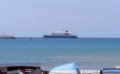 Passageiros com hantavírus são retirados de navio de cruzeiro próximo a Cabo Verde