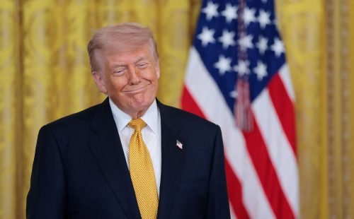 Trump sinaliza otimismo em negociações diplomáticas sobre conflito no Oriente Médio