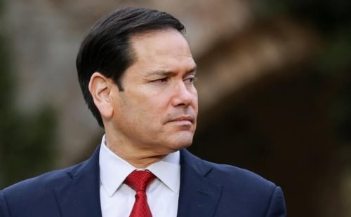Marco Rubio viaja a Roma para tentar reaproximação diplomática com o Vaticano e Giorgia Meloni
