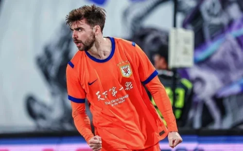 Zeca brilha com gol e assistência em goleada do Shandong Taishan na China