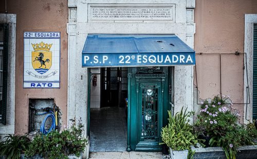 Justiça liberta dois suspeitos detidos no caso de tortura na esquadra do Rato em Lisboa
