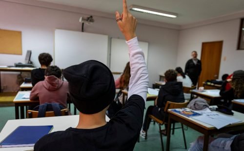 Portugal e Brasil simplificam reconhecimento de estudos com novo acordo parlamentar
