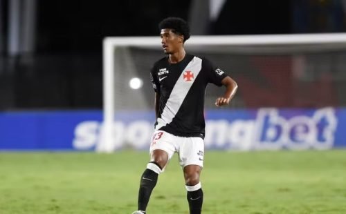 Ramon Rique ganha espaço no elenco profissional do Vasco sob comando de Renato Gaúcho
