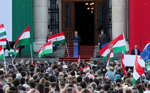 Péter Magyar assume cargo de primeiro-ministro da Hungria após era Orbán