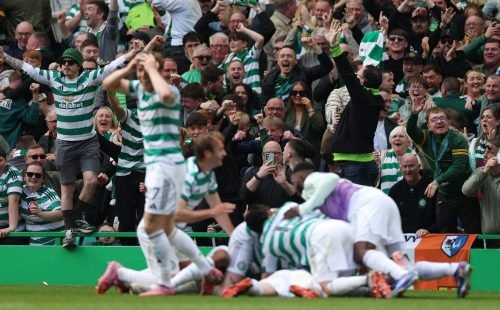 Celtic supera Rangers em clássico decisivo e encosta na liderança do campeonato