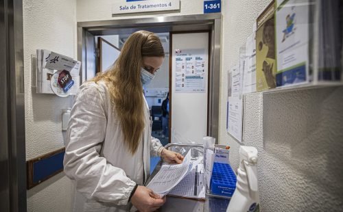 SNS abre concurso com 2.500 vagas para médicos recém-especialistas em todo o país