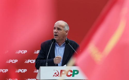 Paulo Raimundo pede mobilização contra pacote laboral e alerta para postura do Chega