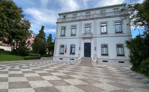 Cúpula política em Lisboa: Montenegro e Ventura debatem impasses sobre nacionalidade e trabalho