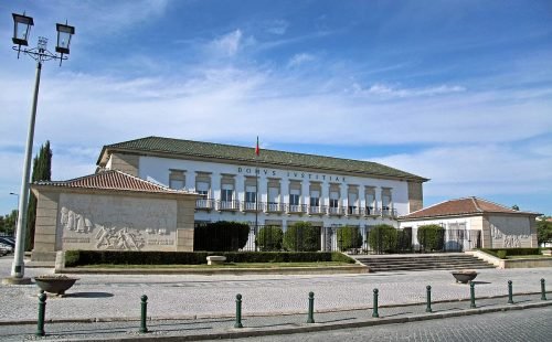 Fuga de arguido após tiroteio em tribunal de Ponte de Sor gera alerta de segurança