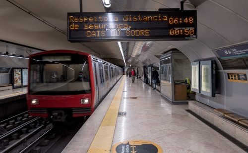 Linha Verde do Metropolitano de Lisboa tem circulação interrompida
