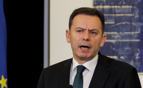Governo português aprova reforma laboral em meio a impasse e críticas sindicais
