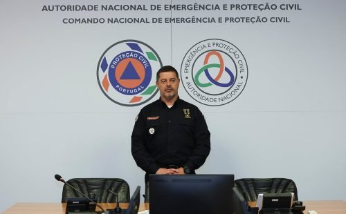 Proteção Civil alerta para risco elevado de incêndios em zonas críticas de Portugal