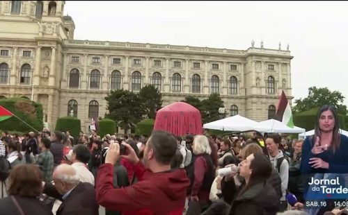 Final da Eurovisão marcada por favoritismo e protestos em dia de decisão