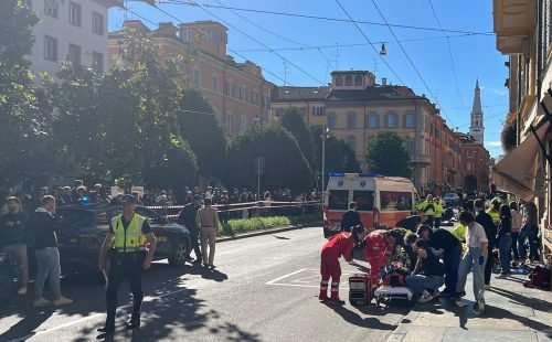 Atropelamento em massa deixa feridos graves no centro de Modena