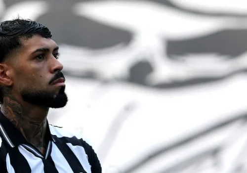 Alexander Barboza deixa o Botafogo e acerta transferência para o Palmeiras