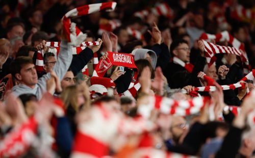 Arsenal conquista o título da Premier League após 22 anos de espera