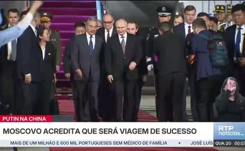 Putin chega a Pequim para encontro estratégico com Xi Jinping
