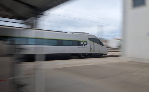 CP avança com concurso público para aquisição de novos trens de alta velocidade
