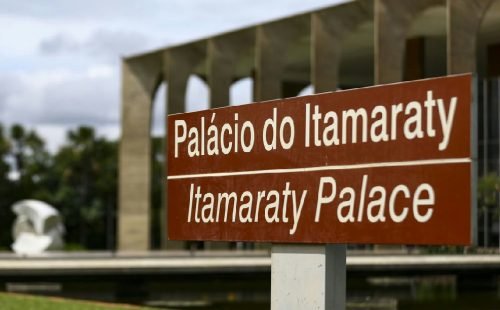 Itamaraty acusa Javier Milei de tentar interferir nas eleições do Brasil