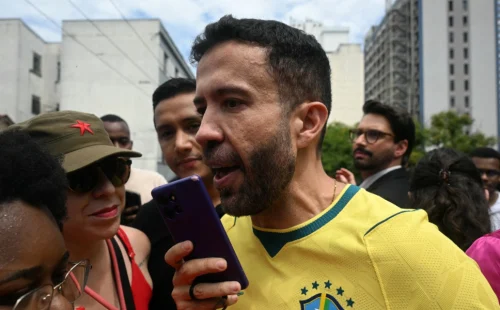 Janones anuncia alta hospitalar em são paulo após quadro de arritmia cardíaca