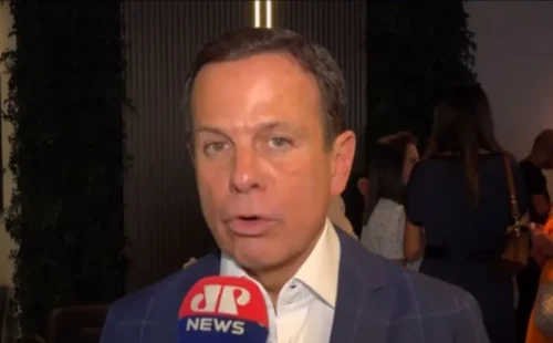 João doria vai declarar apoio a flávio bolsonaro nas redes sociais nesta sexta