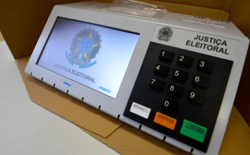 Justiça Eleitoral seleciona urnas eletrônicas para auditoria do segundo turno
