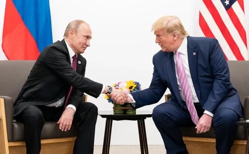 Kremlin considera histórico o congelamento de Trump a sanções aprovadas pelo Congresso