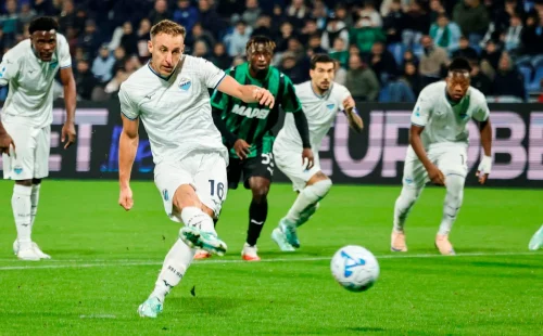 Lazio goleia Sassuolo fora de casa e assume lideranca provisoria no campeonato italiano