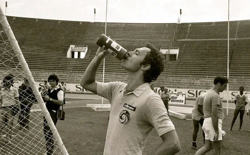 Lisboa recebeu craques mundiais do Cosmos em amistoso histórico contra o Sporting em 1980