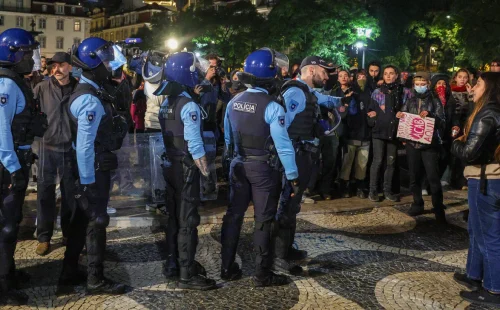 Manifestantes da habitação vão a tribunal e prometem novos protestos