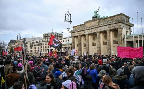 Milhares de jovens tomam as ruas da Alemanha em protestos por custo de vida e educação