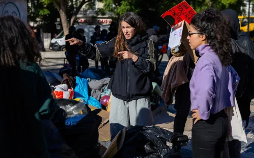 Milhares de manifestantes saem à rua em várias cidades para exigir direito à habitação