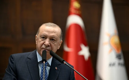 Milhares protestam na Turquia contra censura à imprensa e prisões de jornalistas