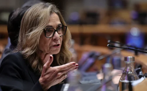 Ministra da Saúde afasta prejuízo no SNS e aponta para novo Quadro global