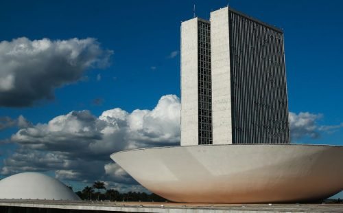 monumentos_brasilia_cupula_plenario_da_camara_dos_deputados3103201341.jpg