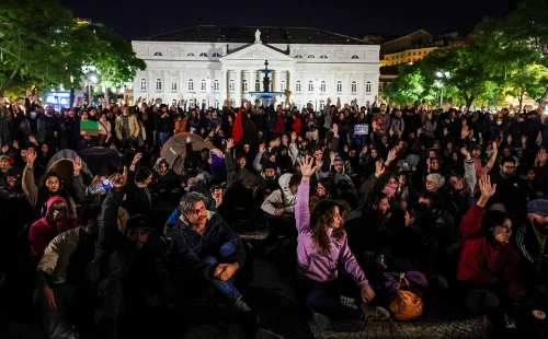 Movimento Acampada de Lisboa decide retornar com tendas à Praça do Rossio