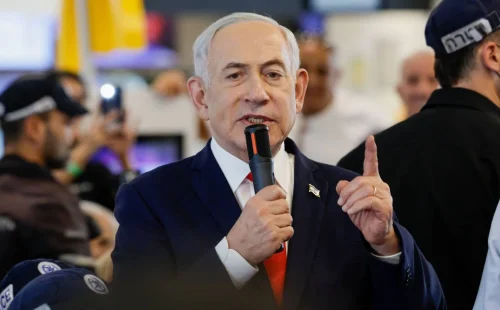 Netanyahu defende queda do regime iraniano e aponta ação da Mossad