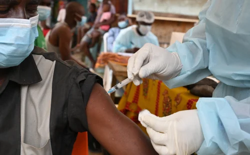 Nigéria confirma primeiro caso de ebola após chegada de voo internacional