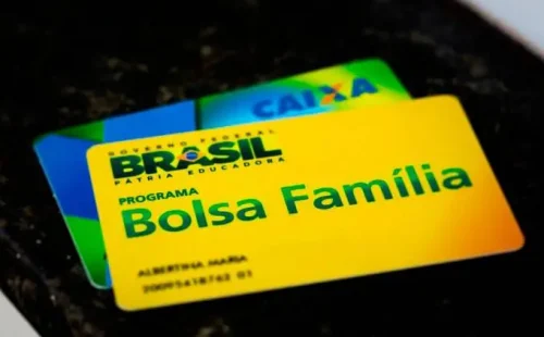 Pagamento antecipado e reajustado do bolsa família mobiliza beneficiários