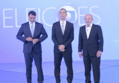 Pesquisa aponta cenário de empate técnico na véspera do segundo turno
