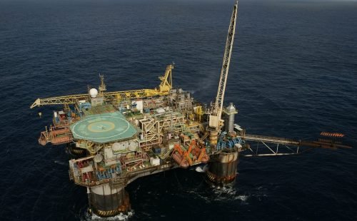 plataforma_semi-submersivel_p-20_bacia_de_campos_petroleo_do_brasil_petrobras_0.jpg