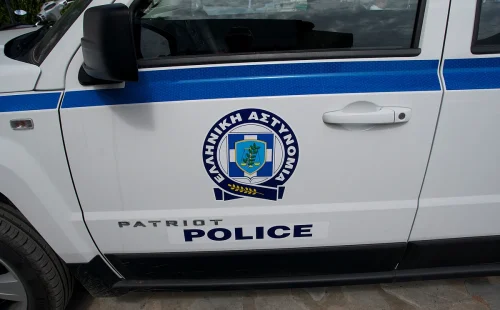 Quatro feridos em explosão de mala suspeita na capital grega