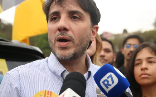 Renan responde acusações de Pablo Marçal após embate político