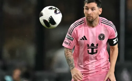 Site do Corinthians sofre invasão e anuncia contratação de Lionel Messi