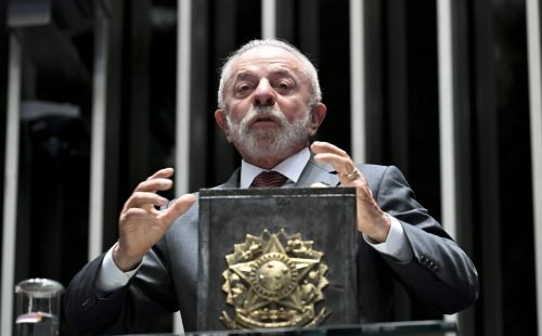 TSE recebe pedido da campanha de Lula para cassar chapa de Flávio Bolsonaro por apoio da Meta